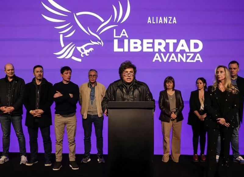 El ajuste de Milei empuja a intendentes bonaerenses a recortar para poder sostener salarios