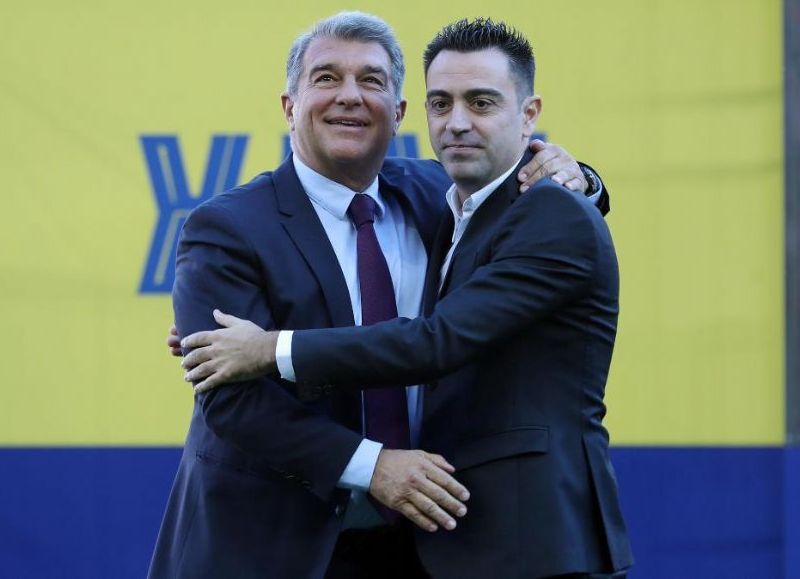 VIDEO | Laporta y Xavi se enfrentaron por el frustrado regreso de Messi al Barcelona