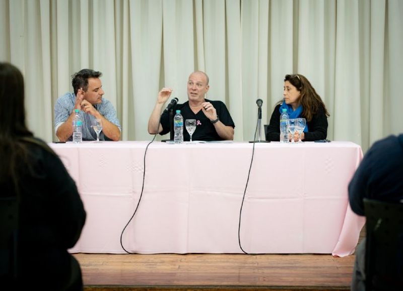 SEOCA se sumó a la campaña "Octubre rosa" y realizó una charla informativa sobre la prevención del cáncer de mama