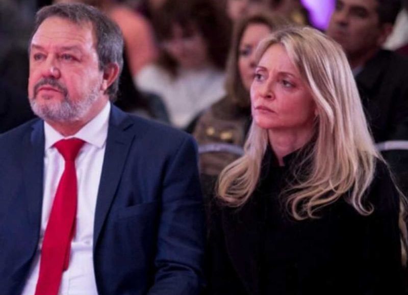 El ex senador Roberto Costa, junto a su esposa Malena Baro.