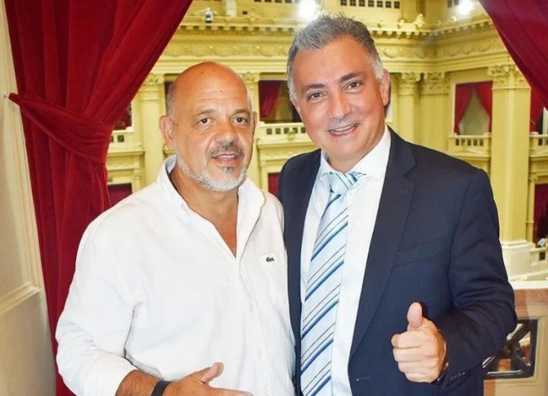 Carlos Curestis, socio de Pareja, señalado por decidir candidaturas a cambio de pagos en dólares en distintos distritos