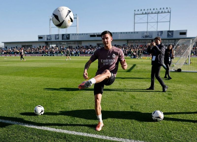 El Real Madrid le bajó el pulgar al Napoli y retiene a Mastantuono