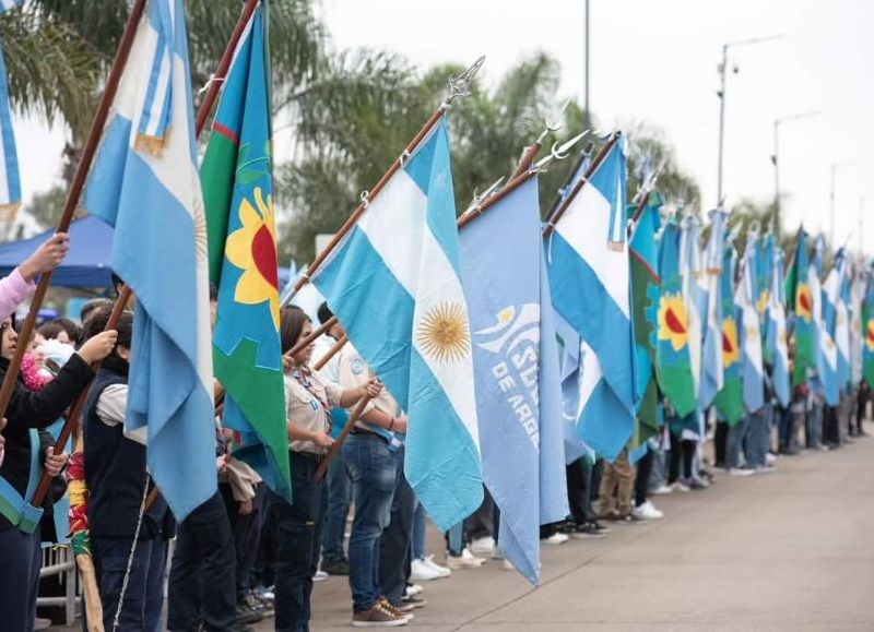 La celebración patria tuvo lugar en las inmediaciones del Palacio Municipal.