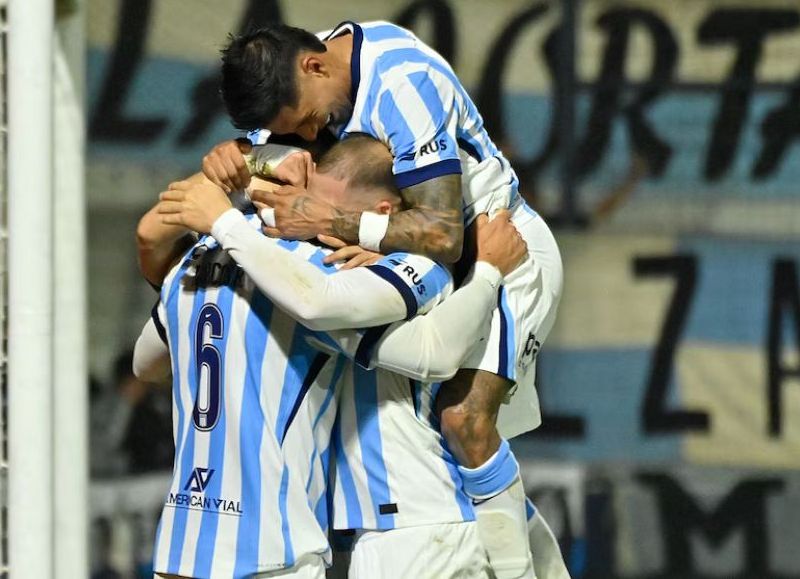 VIDEO | Racing aplastó a Defensa y Justicia y se metió en los octavos de final