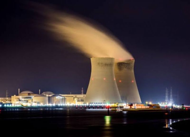 Negocios alrededor del reactor de Milei ponen a Río Negro frente a un delicado debate sobre INVAP