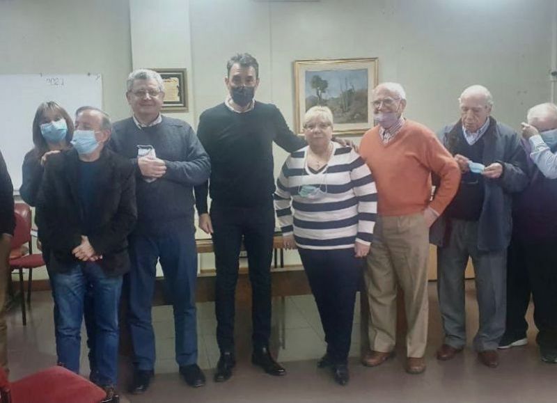 Durante su estadía en el lugar, conversó con los referentes de la institución.